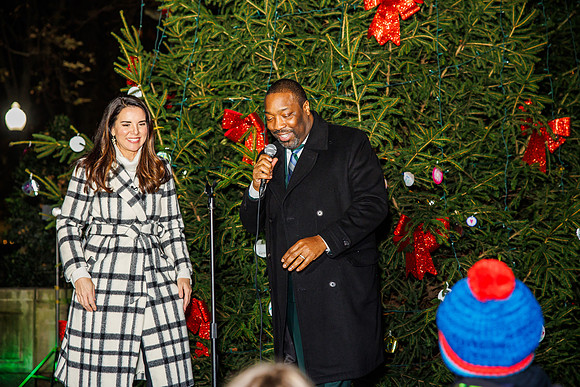 Laural-Holiday Party and Tree Lighting-Highlights0013