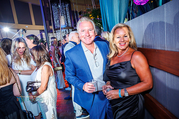 Philly Style-party-HarrisCasinoPoolAfterDark_0359
