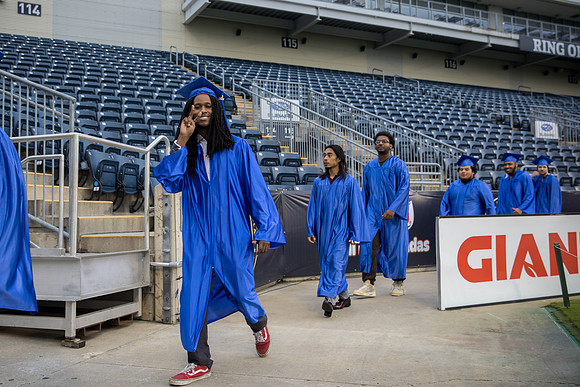 ATC_Grad24_0192