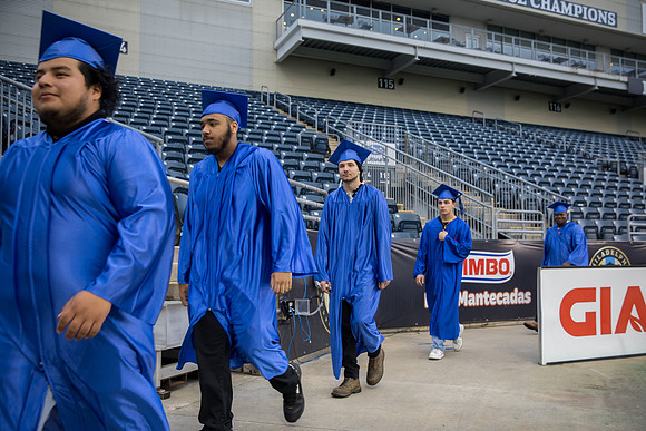 ATC_Grad24_0198
