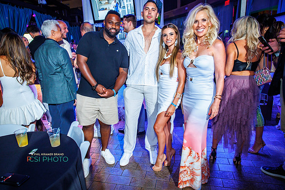 Philly Style-party-HarrisCasinoPoolAfterDark_0401