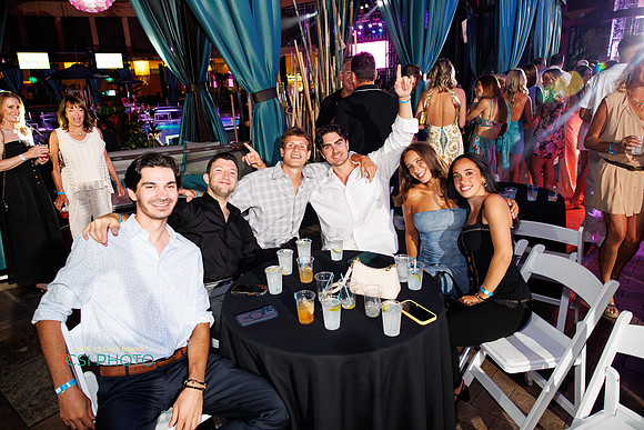 Philly Style-party-HarrisCasinoPoolAfterDark_0322