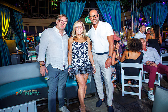 Philly Style-party-HarrisCasinoPoolAfterDark_0368