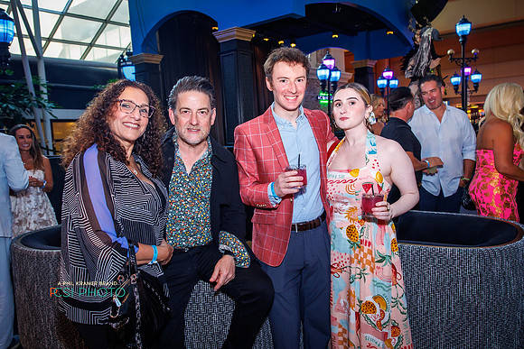 Philly Style-party-HarrisCasinoPoolAfterDark_0031