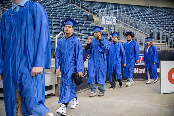 ATC_Grad24_0235