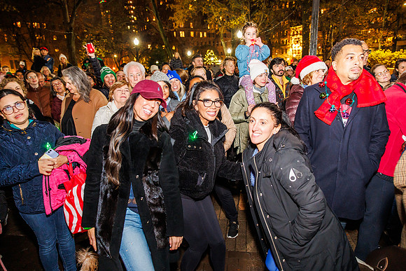 Laural-Holiday Party and Tree Lighting-Highlights0019