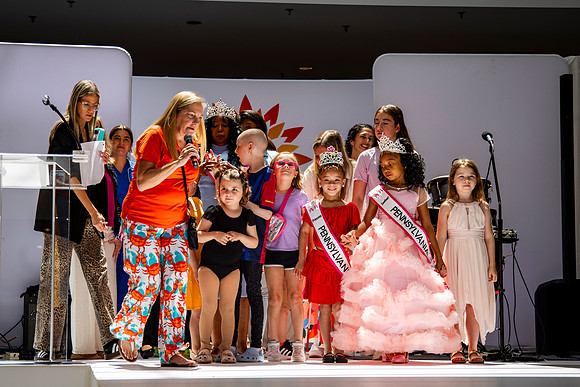 Fashion-funds-the-cure-2025_0100