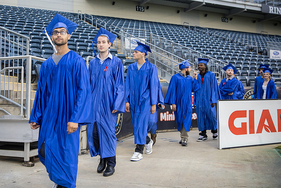 ATC_Grad24_0173